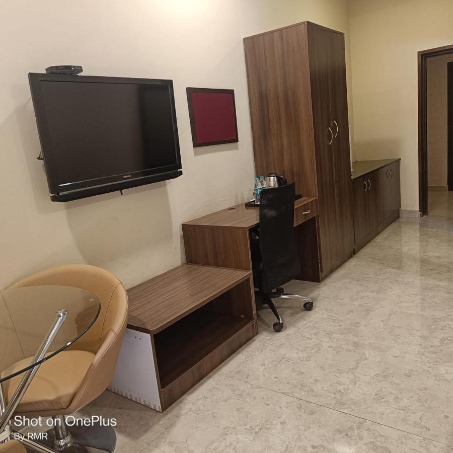 Astra Hotels & Suites Whitefield Near To Nallurahalli Metro Station And Ktpo Бангалор Экстерьер фото