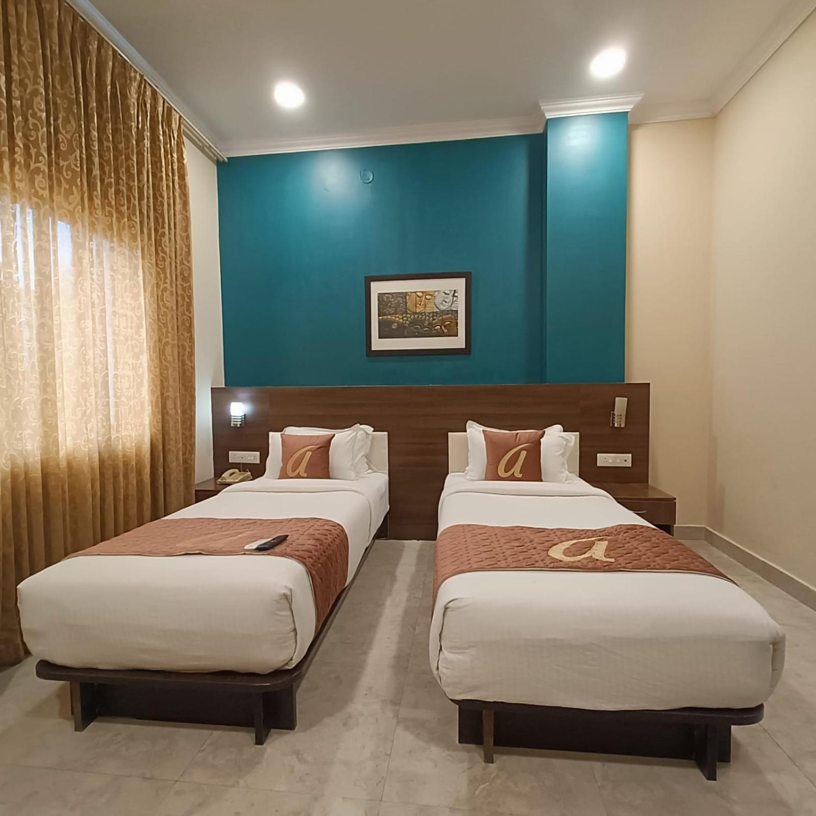 Astra Hotels & Suites Whitefield Near To Nallurahalli Metro Station And Ktpo Бангалор Экстерьер фото