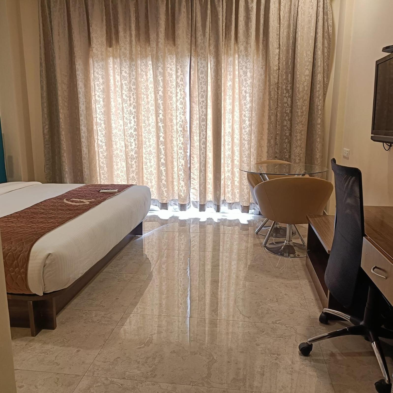 Astra Hotels & Suites Whitefield Near To Nallurahalli Metro Station And Ktpo Бангалор Экстерьер фото